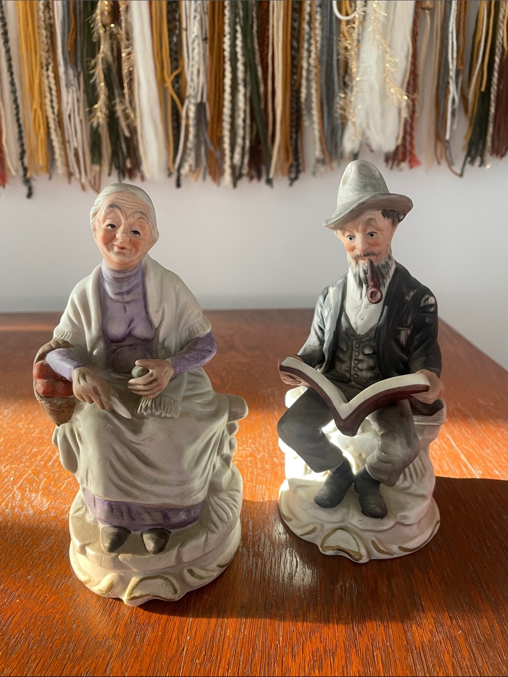 Elderly couple figurine set from the 80’s - home interior